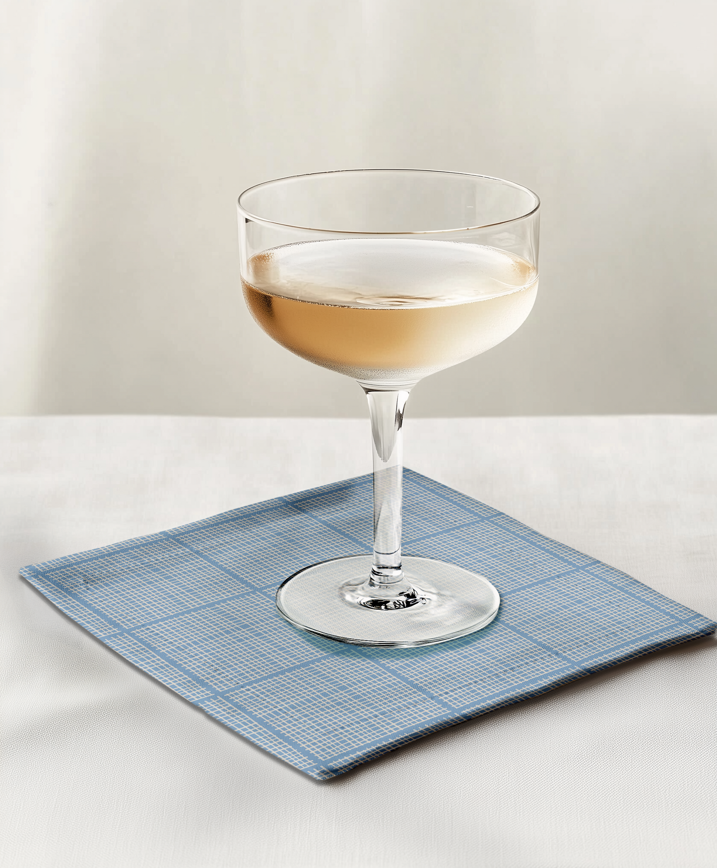 Cream + Lt Blue Oxford Cocktail
