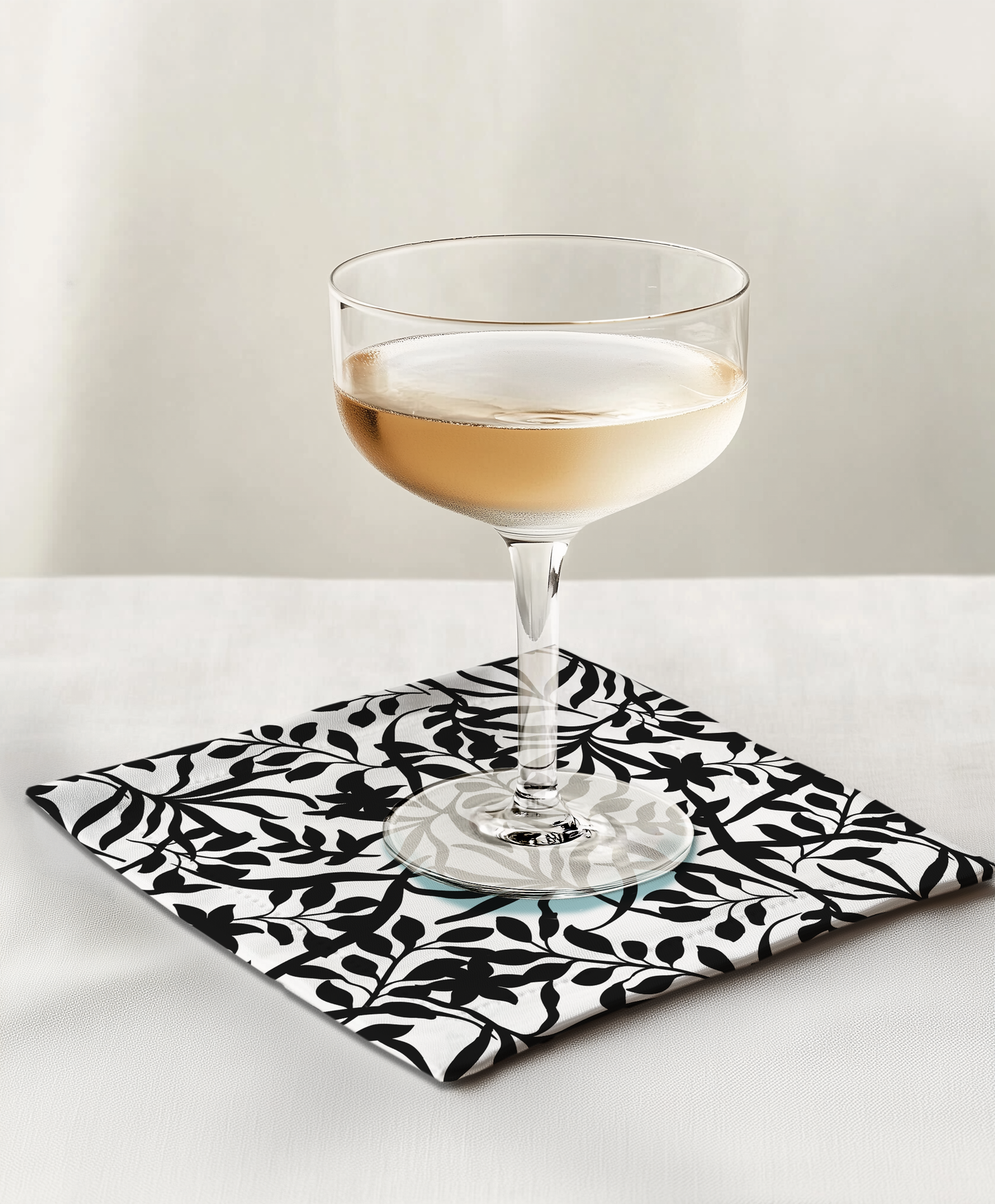 Figi Floral Cocktail Napkin in Black and White - Linen - 45%